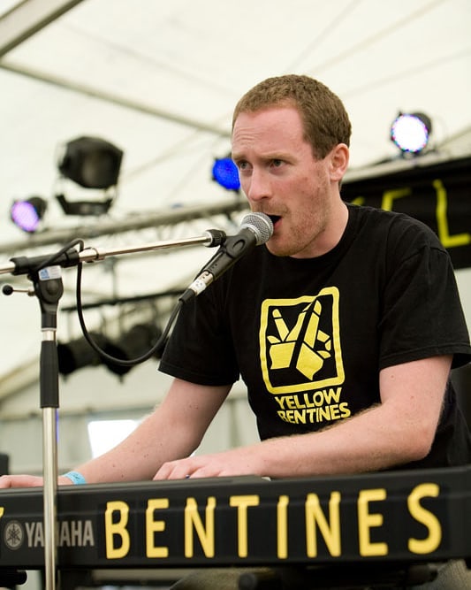 #livemusic #yellowbentines #scottishmusic #piano #livepiano #singing #bentines