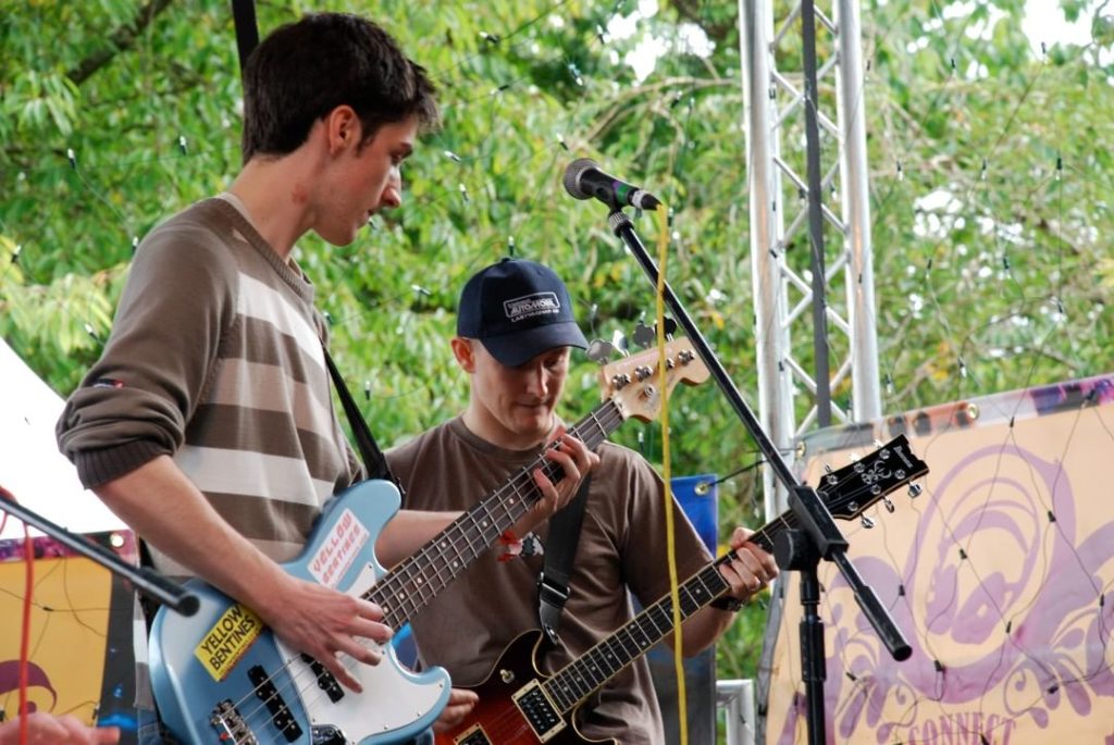 yellow bentines
Super Guitar Bros. #guitar #guitarist #bass #bassist #yellowbentines #scottish #scottishband #scottishmusic #scotland #connectfestival #scottishfestival #scotrock #brothers #galbraith #gigging #livemusic #livegig #live #playinglive #playingmusic #music #rock #letsrock