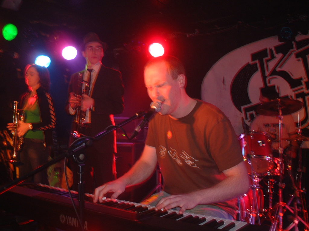 yellow bentines, live music, glasgow band, glasgow gig, piano, piano band, trumpet, drums